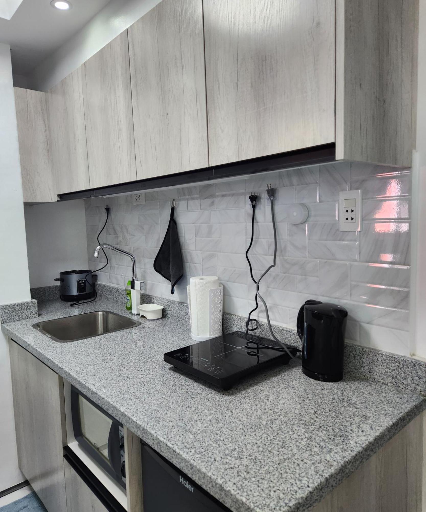 Condo Azur Suites B207 Near Airport, Netflix, Stylish, Cozy With Swimming Pool Lapu-Lapu City Eksteriør billede